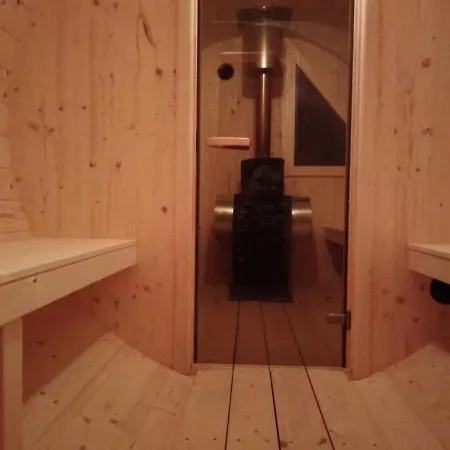 Family Summer House In Lodge